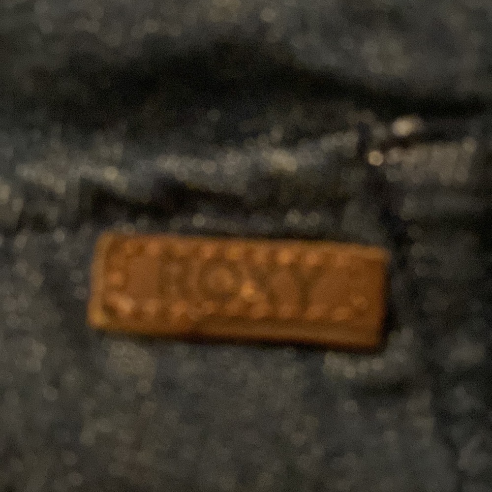2 Pair Roxy Shorts - Picture 4 of 6